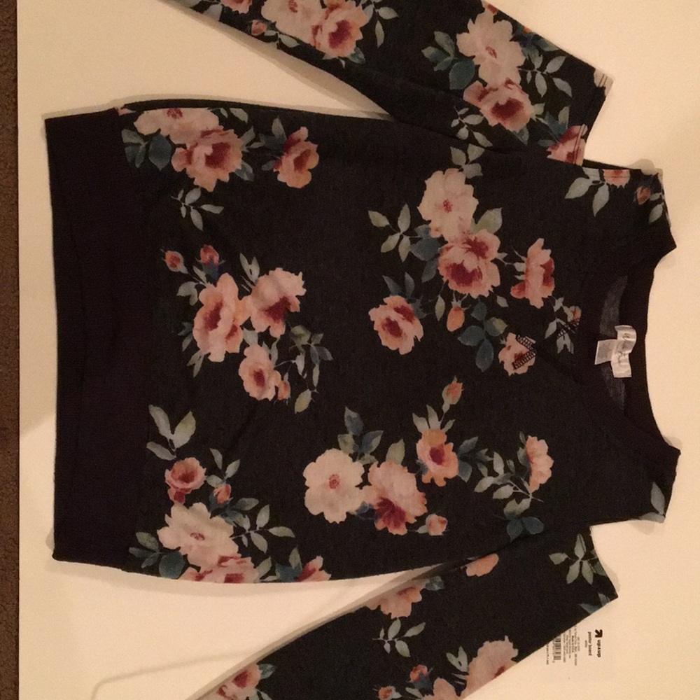 Floral off the shoulder girls top.